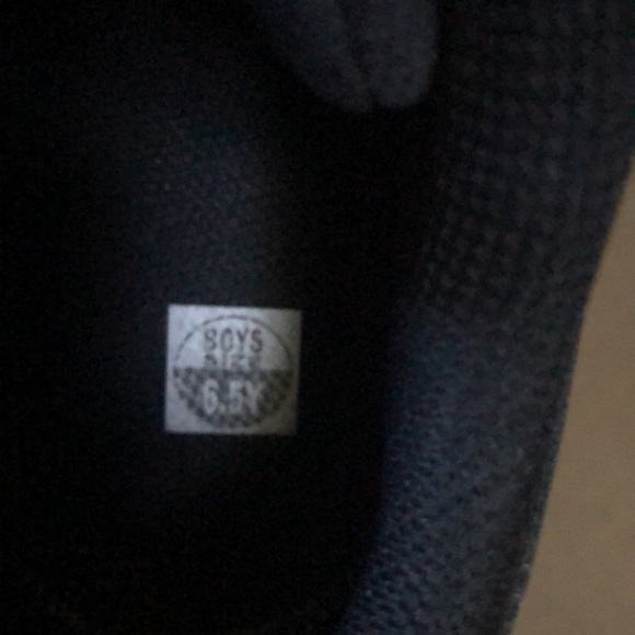 Tennis shoes - Picture 7 of 7